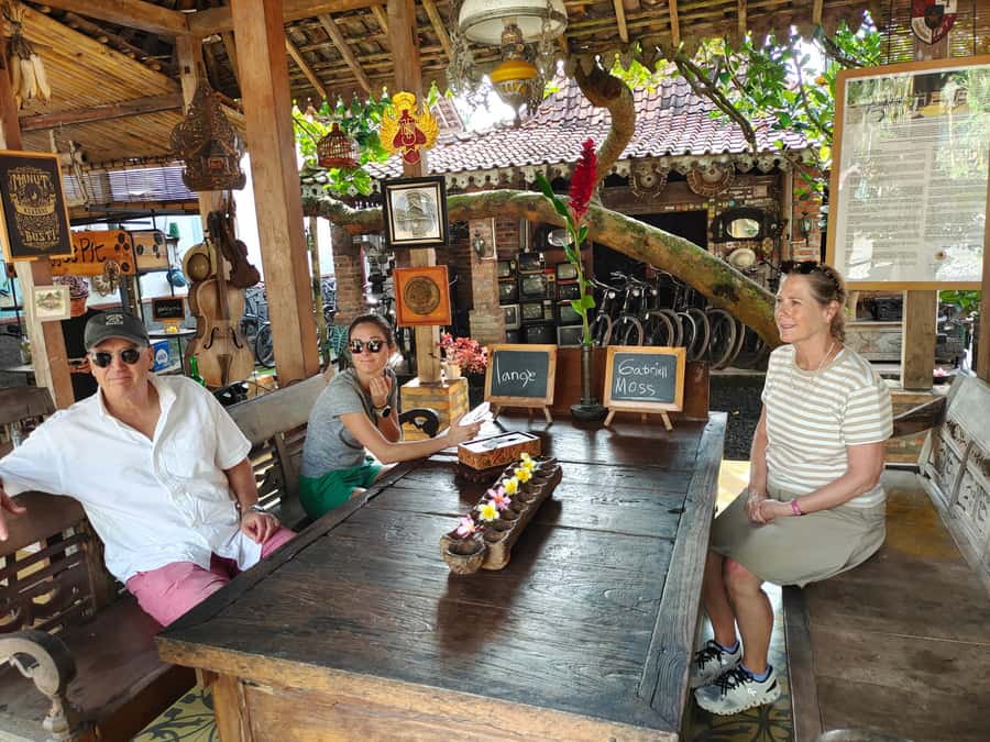 Yogyakarta Cycling tour with lunch - FAQ