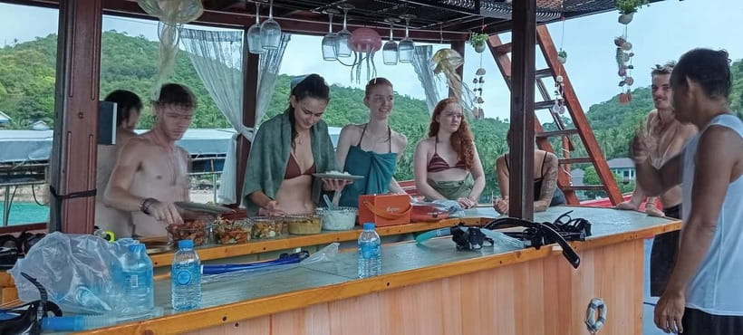 Snorkeling Tour with meals and BBQs - Cocktail - Sunset - What Makes this Tour Stand Out