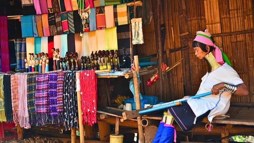 Chiang Mai : White and Blue Temples and Lalita Cafe - FAQs