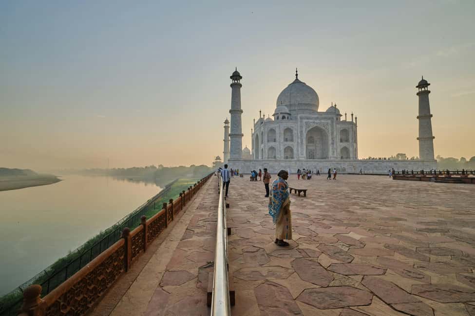 From New Delhi: Private Layover Taj Mahal Day Tour by AC Car - An In-Depth Look at the Taj Mahal Private Day Tour