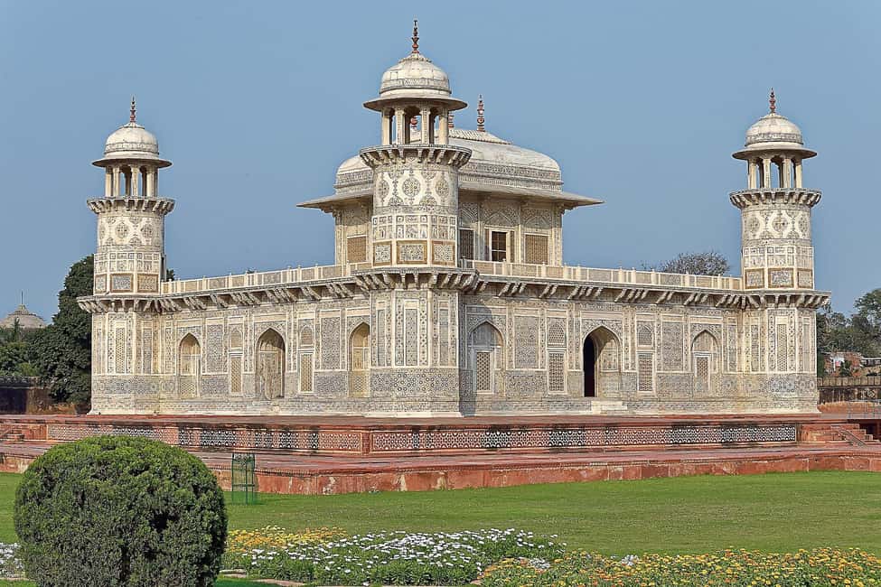 From New Delhi: Private Layover Taj Mahal Day Tour by AC Car - Why This Tour Works Well