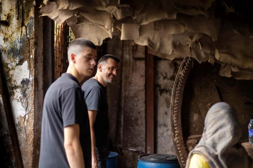 Mumbai: Dharavi Slum and Dhobi Ghat Laundry Tour - Key Points