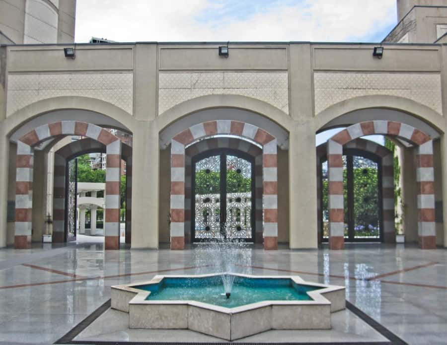 Evita and Borges: The Lives of Great Personalities - FAQ