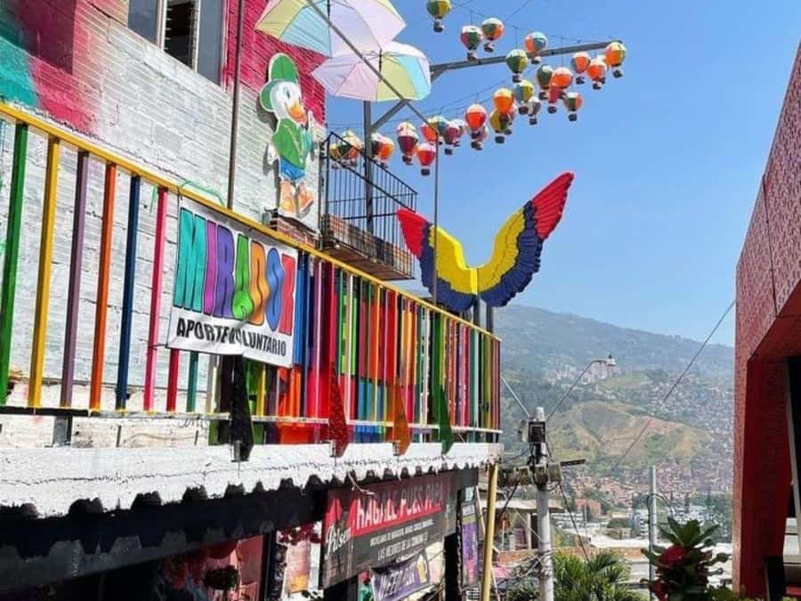 Graffiti Tour Medellin: History and art in Comuna 13 - Key Points