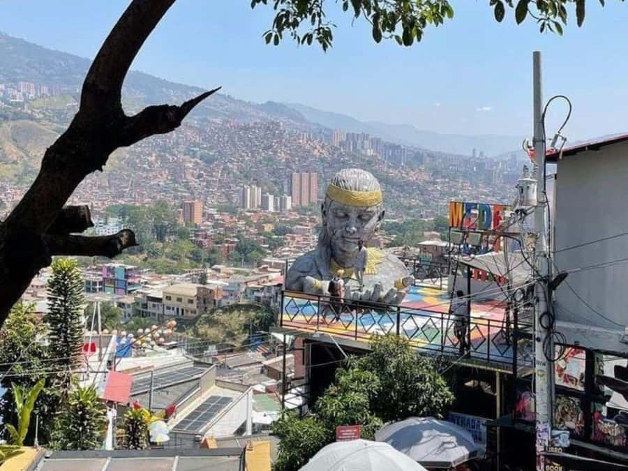 Graffiti Tour Medellin: History and art in Comuna 13 - Exploring the Itinerary: What You Can Expect