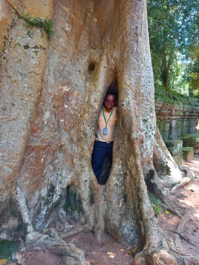 Shared day tour with Spanish-speaking guide at Angkor Temple. - Key Points