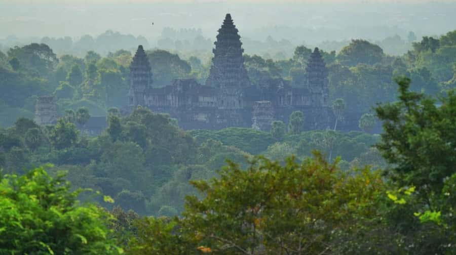 Shared day tour with Spanish-speaking guide at Angkor Temple. - Why This Tour Is a Great Choice