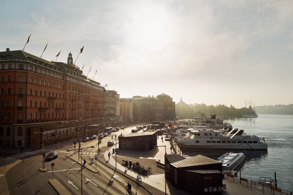 Stockholm: Private Walking Tour with a Local - The Guide Experience