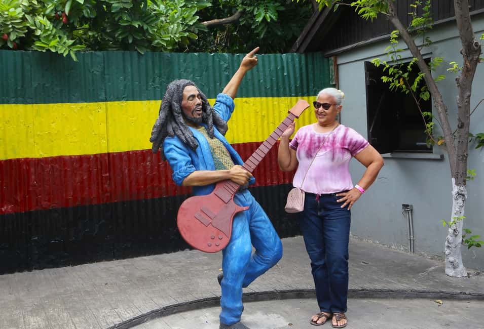 Kingston Creative: Downtown Music Bus Tour - Key Points