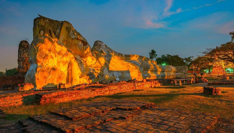 From Bangkok:Ayutthaya Night Temples&Market with local Snack - Tasting the Local Sweet: Roti Sai Mai