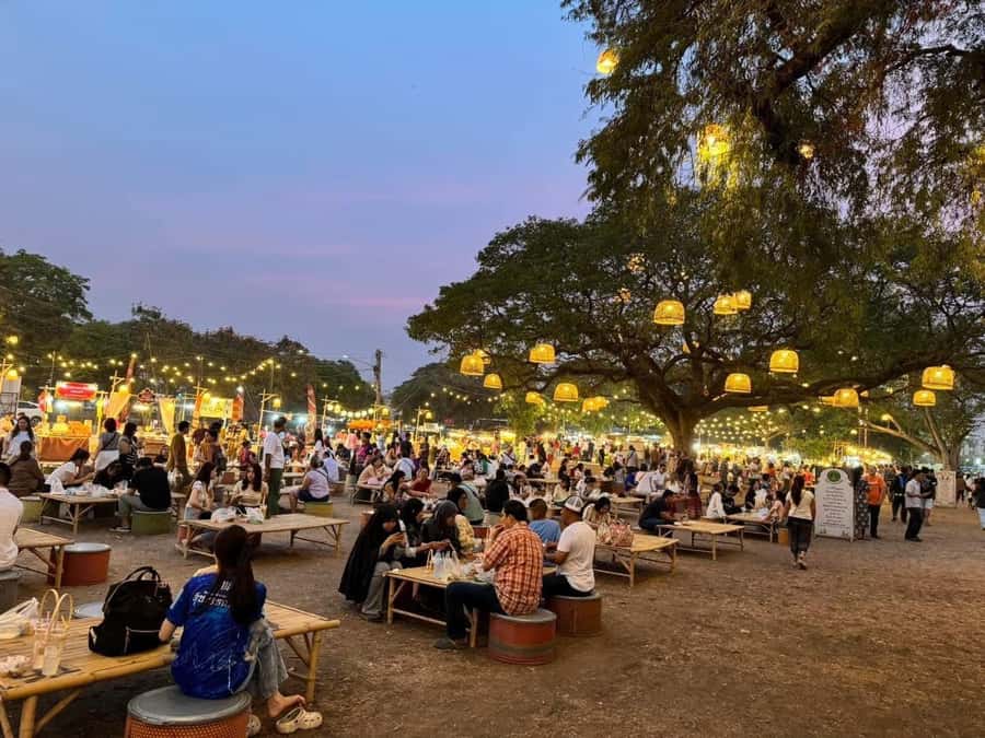 From Bangkok:Ayutthaya Night Temples&Market with local Snack - FAQ