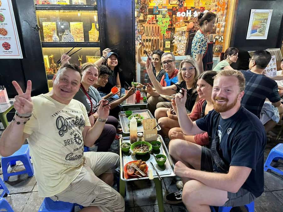 Hanoi Street Food Tour with Local Guide and More - Key Points
