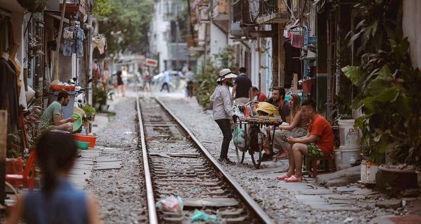 Private Hanoi Walking Tour with visit Train Street - A Closer Look at the Itinerary and Highlights