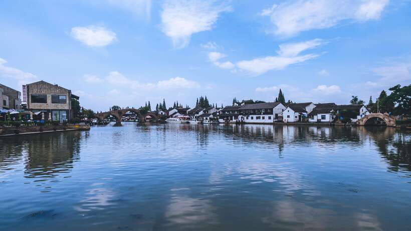 Shanghai: Zhujiajiao Water Town and City Private Day Tour - A Complete Look at the Shanghai: Zhujiajiao Water Town and City Private Day Tour