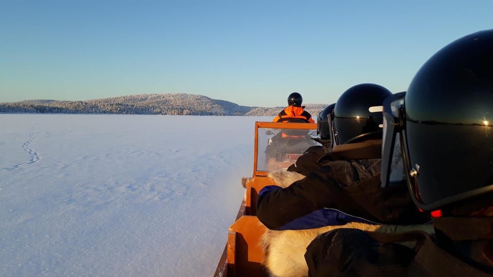 Saariselkä: Ice Fishing Tour to Lake Inari, reindeers& lunch - The Experience in Detail
