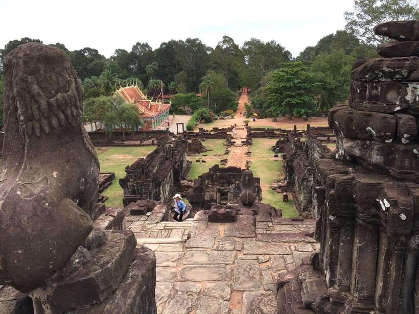 Siem Reap: Rolous Group Temples and Handicraft Center Tour - First Stop: Preah Ko – A Testament to Early Khmer Devotion