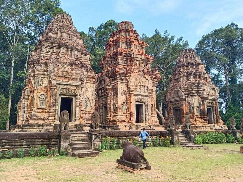 Siem Reap: Rolous Group Temples and Handicraft Center Tour - Authenticity and Cultural Value