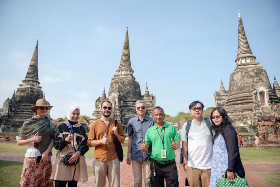 Bangkok: Ayutthaya, Railway & Floating Markets Full-Day Tour - Exploring Ayutthaya’s Ancient Ruins
