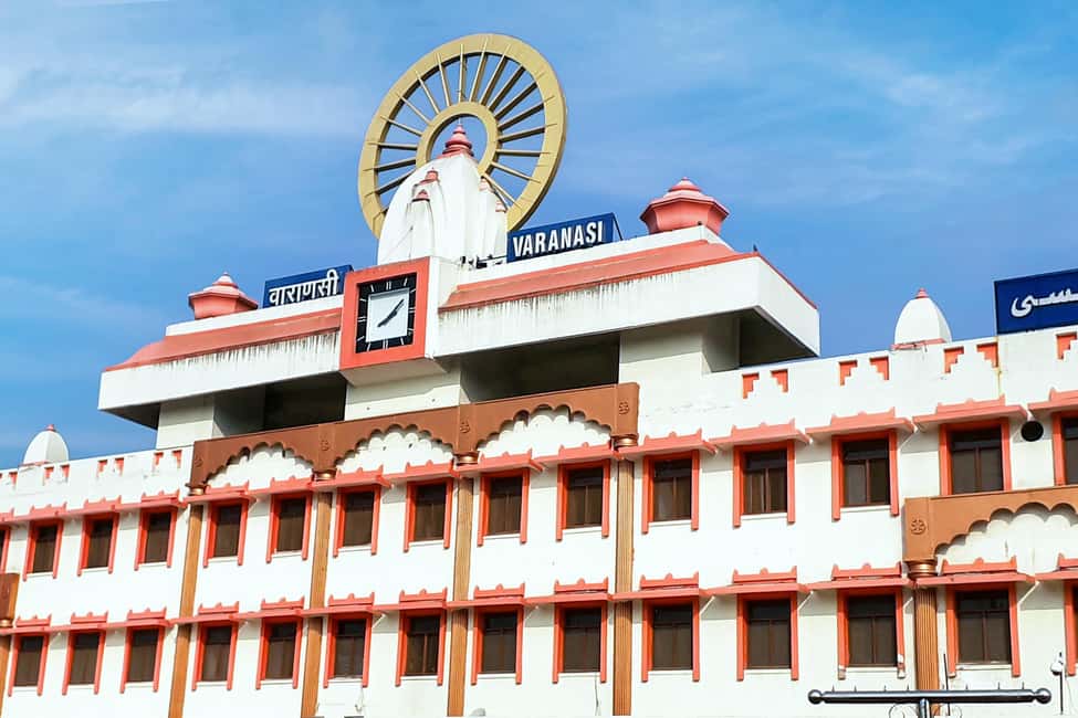 From Delhi: Agra Overnight Taj Mahal with Varanasi Tour - The Value of This Tour