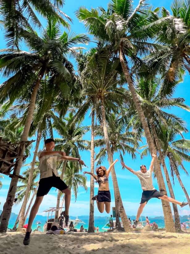 El Nido: Snake Island and Cave Tour with Island Lunch - FAQs