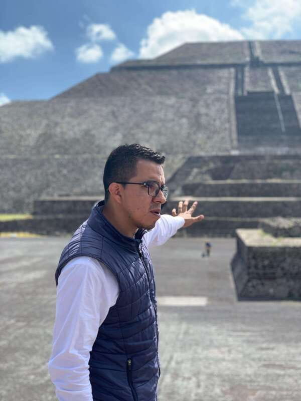 Trip through Teotihuacan, Basilica and Mezcal tasting. - The Secret Stop and Personal Touches