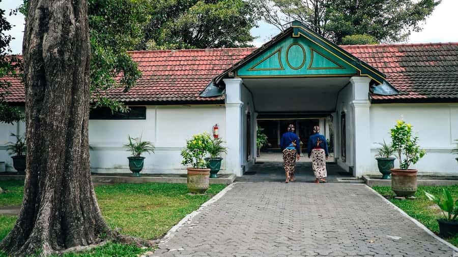 Yogyakarta: Sultan Palace, Water Castle & Mount Merapi Tour - The Sum Up