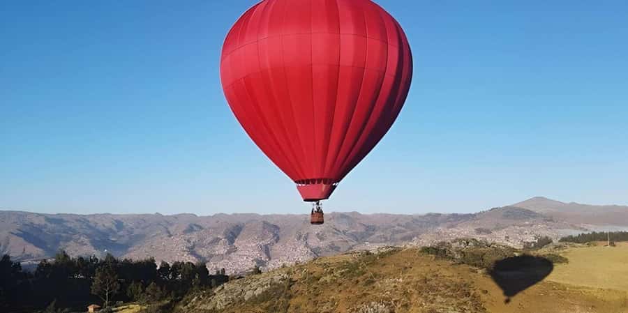 Cusco: Hot Air Balloon Ride with Breakfast and Champagne - Understanding the Value