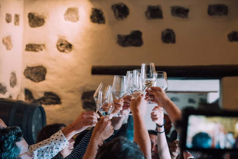 Lanzarote: Sunset vineyard tour with wine and chocolate tasting - Summary of the Experience