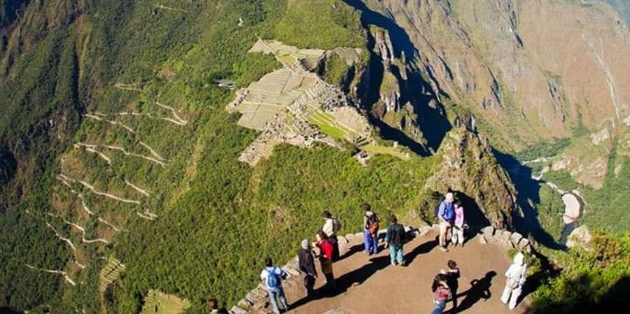 Cusco: Machu Picchu and Huayna Picchu Day Trip with Train - Who Should Consider This Tour?
