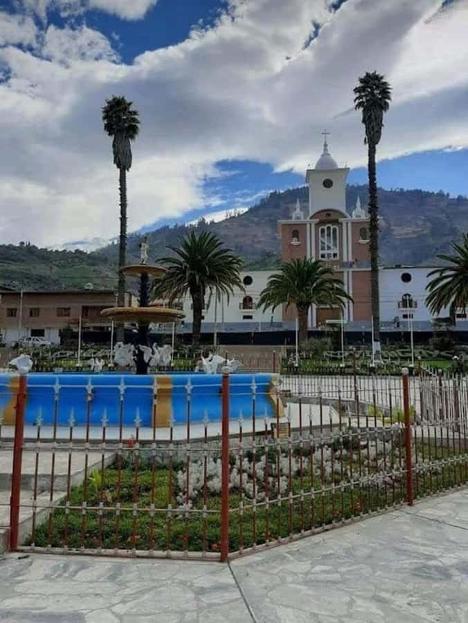 Huaraz: Full Day Laguna Llanganuco + Yungay + Carhuaz - Why Travelers Love This Tour