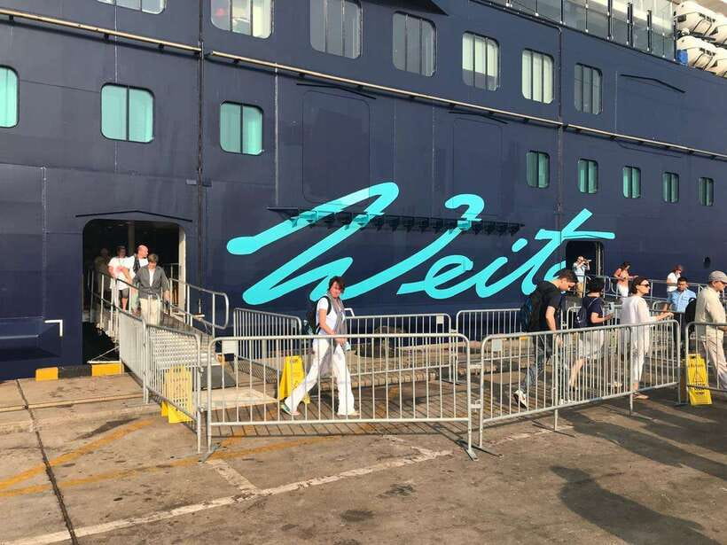 Colombo: Sightseeing Tour, Beach, and Kelaniya Temple Day - Key Points