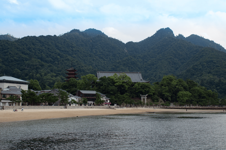 Hiroshima & Miyajima tour with English/Spanish Speaker Guide - Good To Know  