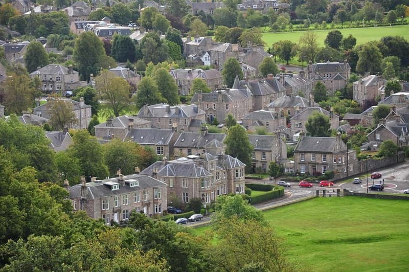 Glasgow Shore Excursion: - Loch Lomond - Stirling Castle - Exploring the Scottish Highlands in Comfort and Style