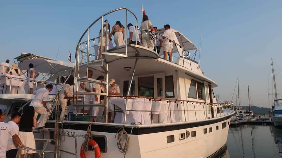 Subic: Sunset Dinner Yacht Cruise from Manila - Discover the Charm of the Subic Sunset Dinner Yacht Cruise from Manila