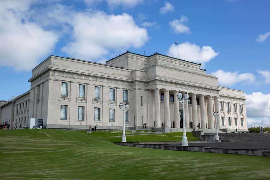 Auckland: City Highlights and Native Forest Experience - A Full-Day Overview: City, Culture, and Coast