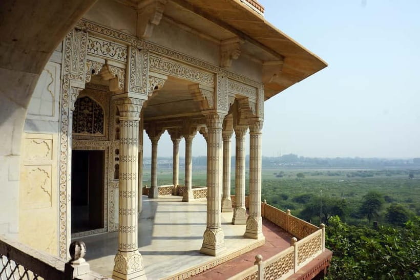 New Delhi: Private Taj Mahal Guide Tour without Tickets - Exploring the Taj Mahal