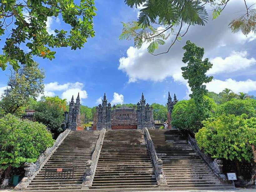 Hue: Royal Tombs Private Tour with 3 Best Tombs & Pagoda - A Deep Look at the Tour Experience
