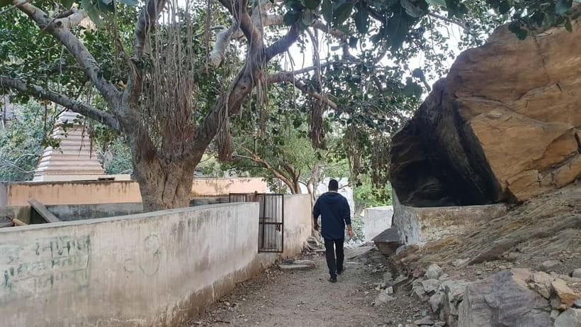 Motor bike ride to Baidhnath shiva temple and trekking - Introduction to the Motorbike Ride and Trekking Experience in Rajasthan