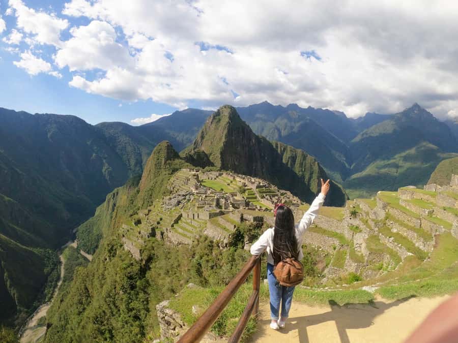 Peru 4 days: Cusco, Sacred Valley, overnight in Machu Picchu - A Practical Guide to the 4-Day Peru Tour