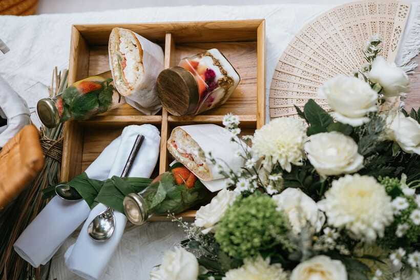 Ubud: Romantic Picnic on a Wooden Boat with Sparkling Wine - Practical Tips for Guests