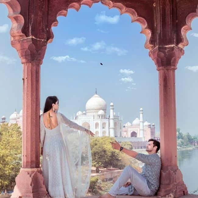 Rent a sari or kurta pajama for Taj Mahal visit & picture - What to Expect from This Tour