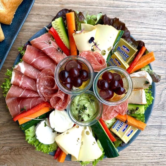 Braunschweig's Mystery Morning: Breakfast & Escape Game - Exploring Braunschweigs Landmarks