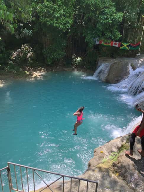 Falmouth: Blue Hole Tour and Jungle River Tubing - Exploring the Blue Hole