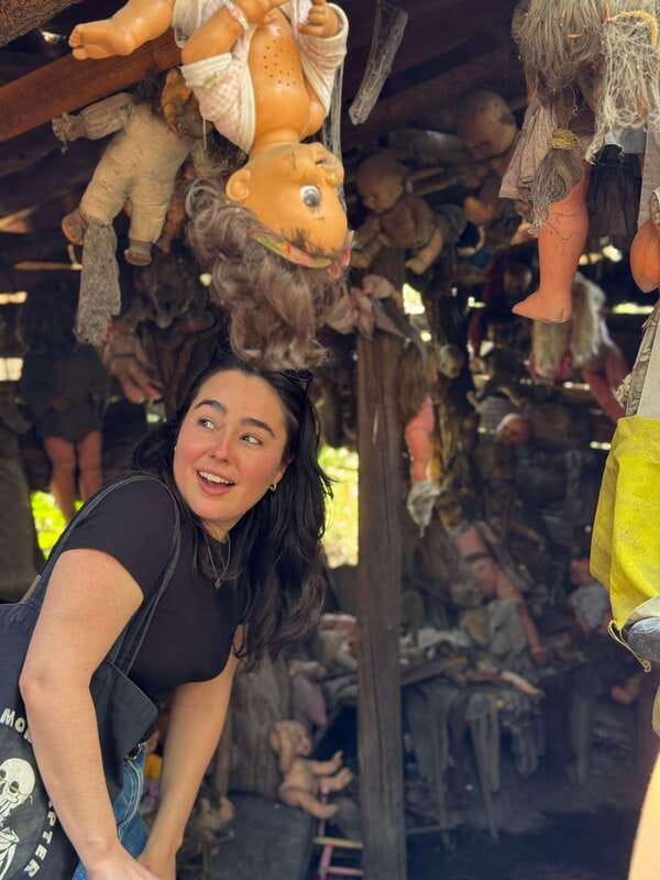 Xochimilco: Island of the Dolls Tour Games and Drinks - Visiting the Island of the Dolls