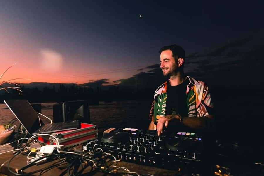 Sunset Nights at El Roble: Join the best Party of Mendoza! - Who Should Consider Sunset Nights at El Roble?