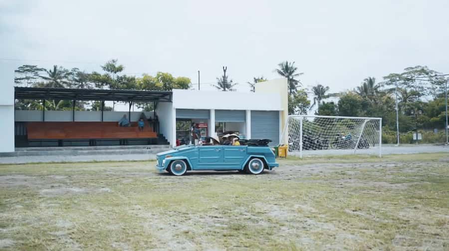 Yogyakarta : VW Borobudur English Guide Tour Medium Trip - What Youll Experience on This Tour