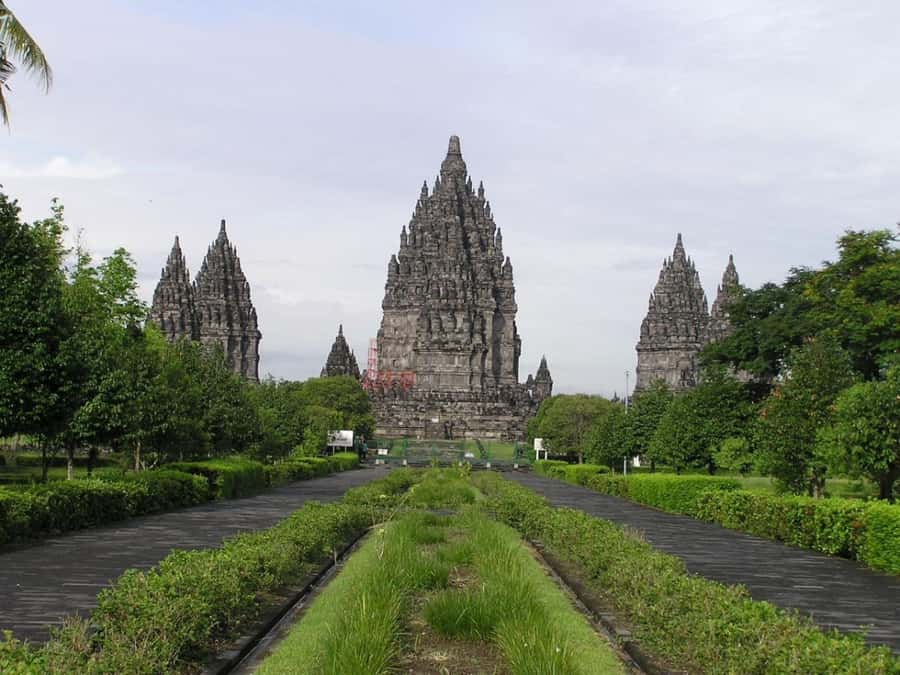 Yogyakarta: Tour Borobudur & Prambanan (Guaranteed climb) - FAQ