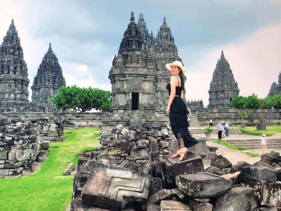 Yogyakarta: Tour Borobudur & Prambanan (Guaranteed climb) - A Deep Dive Into the Itinerary and Experience