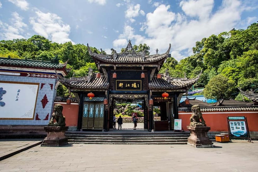 One-Day Tour: Dujiangyan, Mount Qingcheng, Panda Valley - Who Is This Tour Best For?