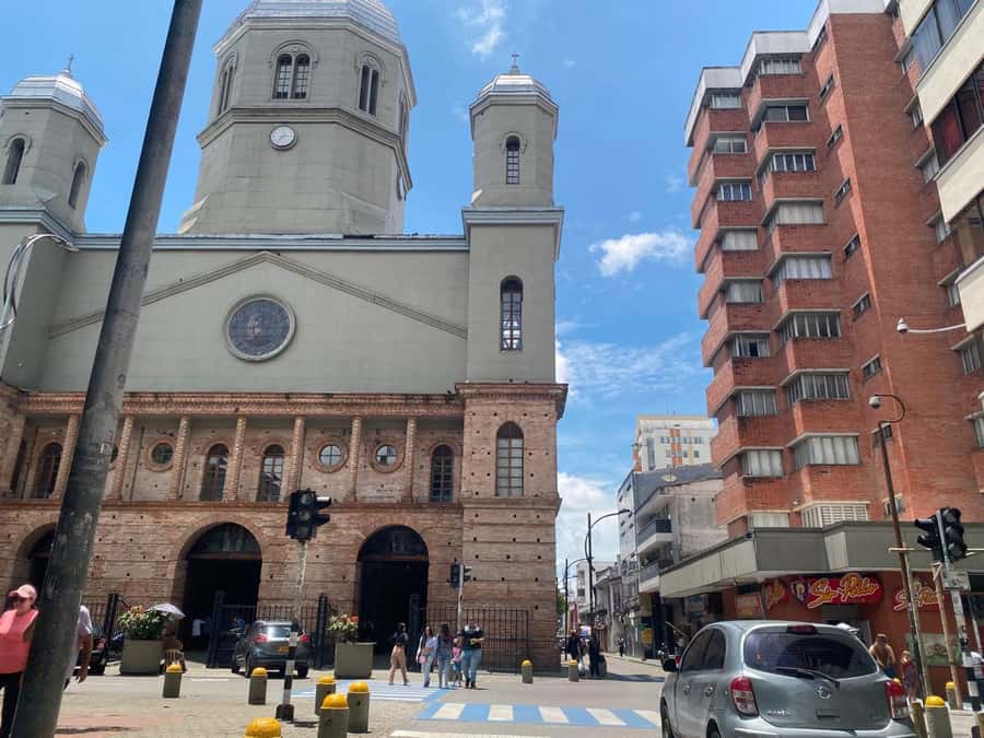 PEREIRA: PRIVATE TOUR OF MAIN SQUARES, HISTORICAL SITES + LOOKOUT POINT - FAQs